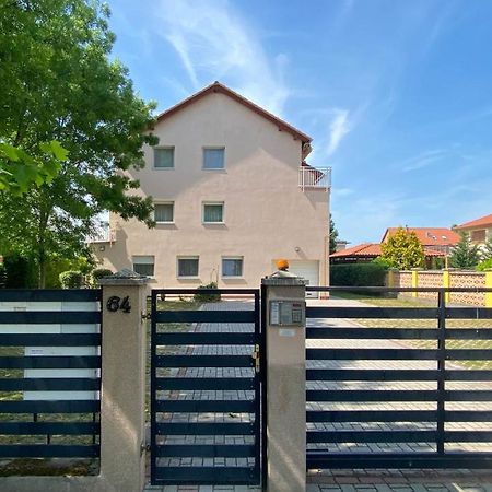 Aranypart Apartman Apartment Siofok Bagian luar foto