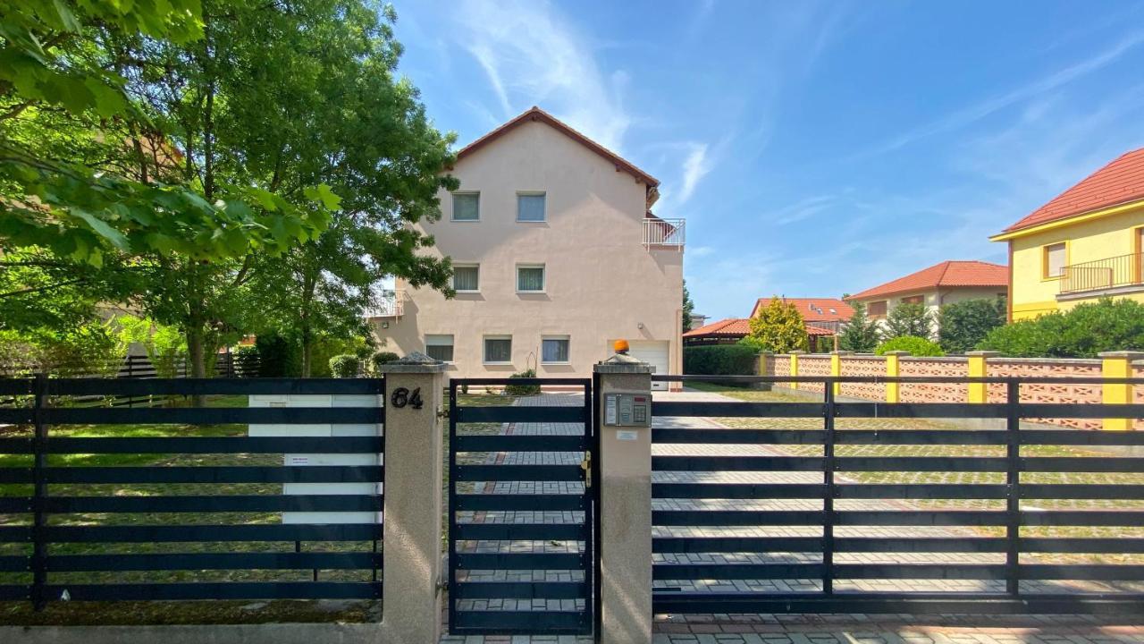 Aranypart Apartman Apartment Siofok Bagian luar foto